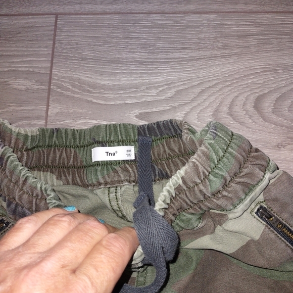 TNA alix camo joggers xxs - Picture 4 of 5
